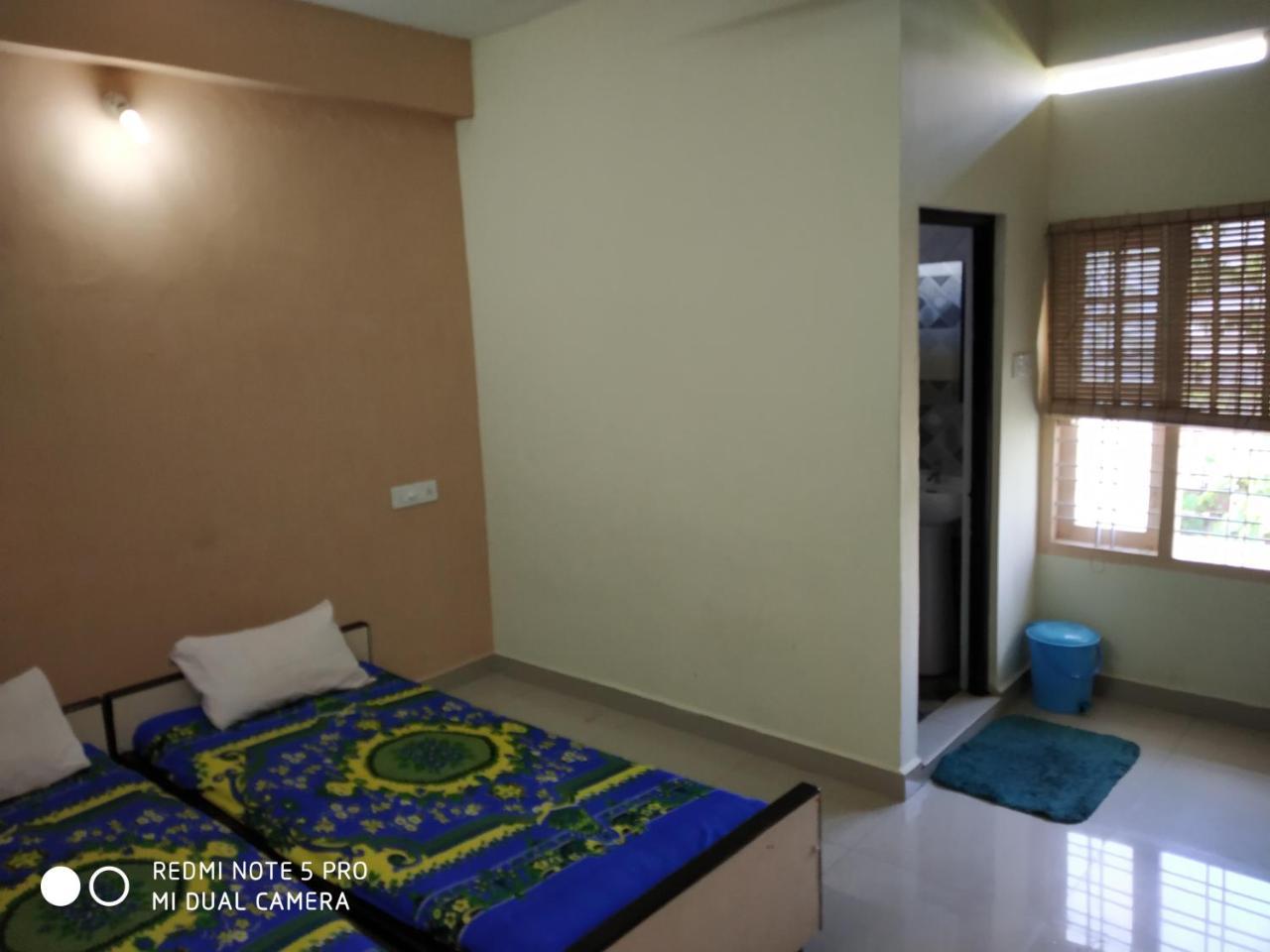 Hotel Woodlands Chottanikara Exterior photo